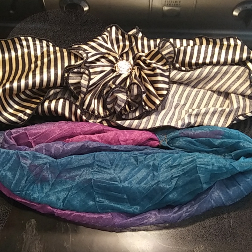 💗pair of neck scarfs💗